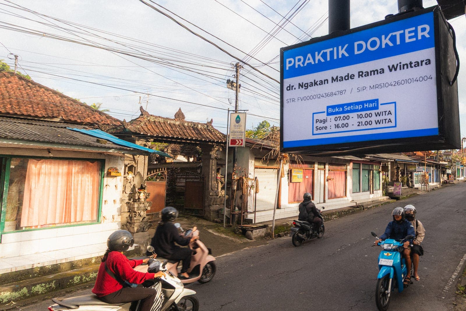 Papan nama Praktik Dokter Rama